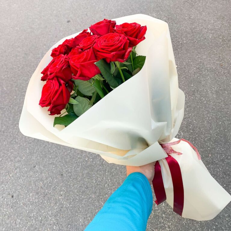 Букет із червоних троянд