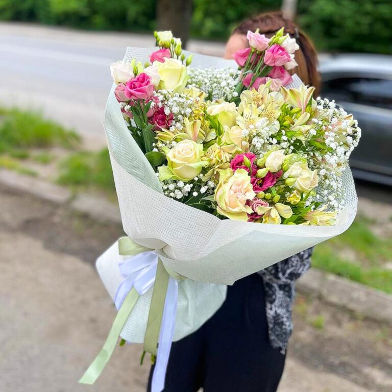 Букет з квітів "Ніжний шепіт"